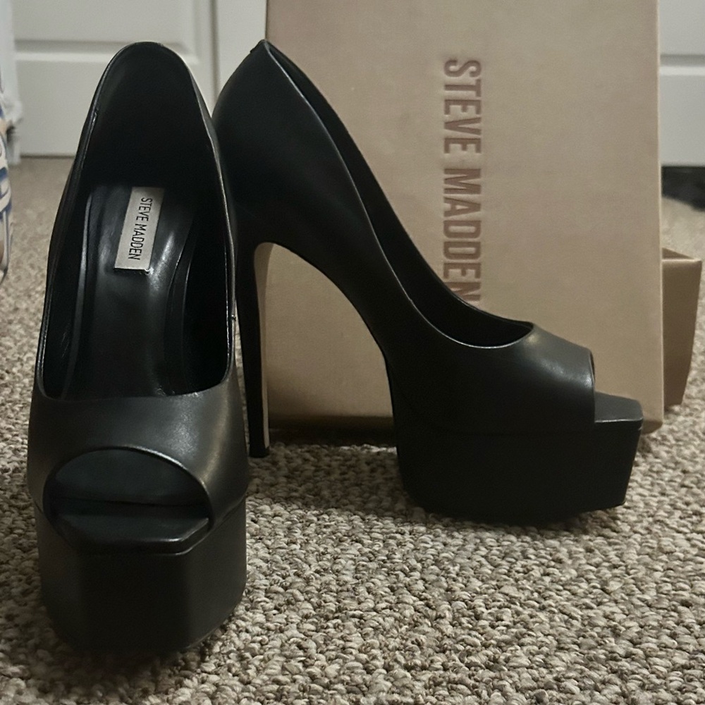 Steve Madden Black Open Toe Heel